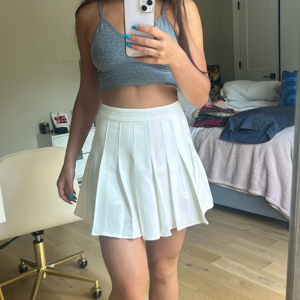 White pleated tennis skirt